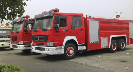 重汽豪沃雙橋水罐消防車(12-15噸)圖片