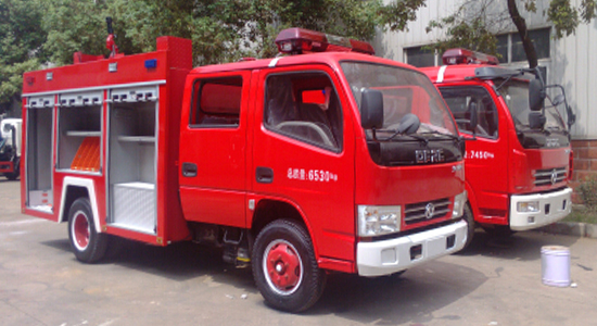東風(fēng)銳鈴2.5噸水罐消防車圖片