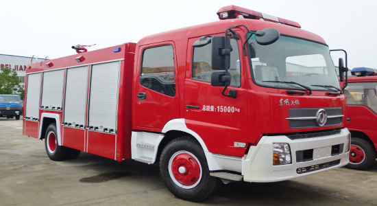 東風(fēng)天錦7噸水罐消防車圖片